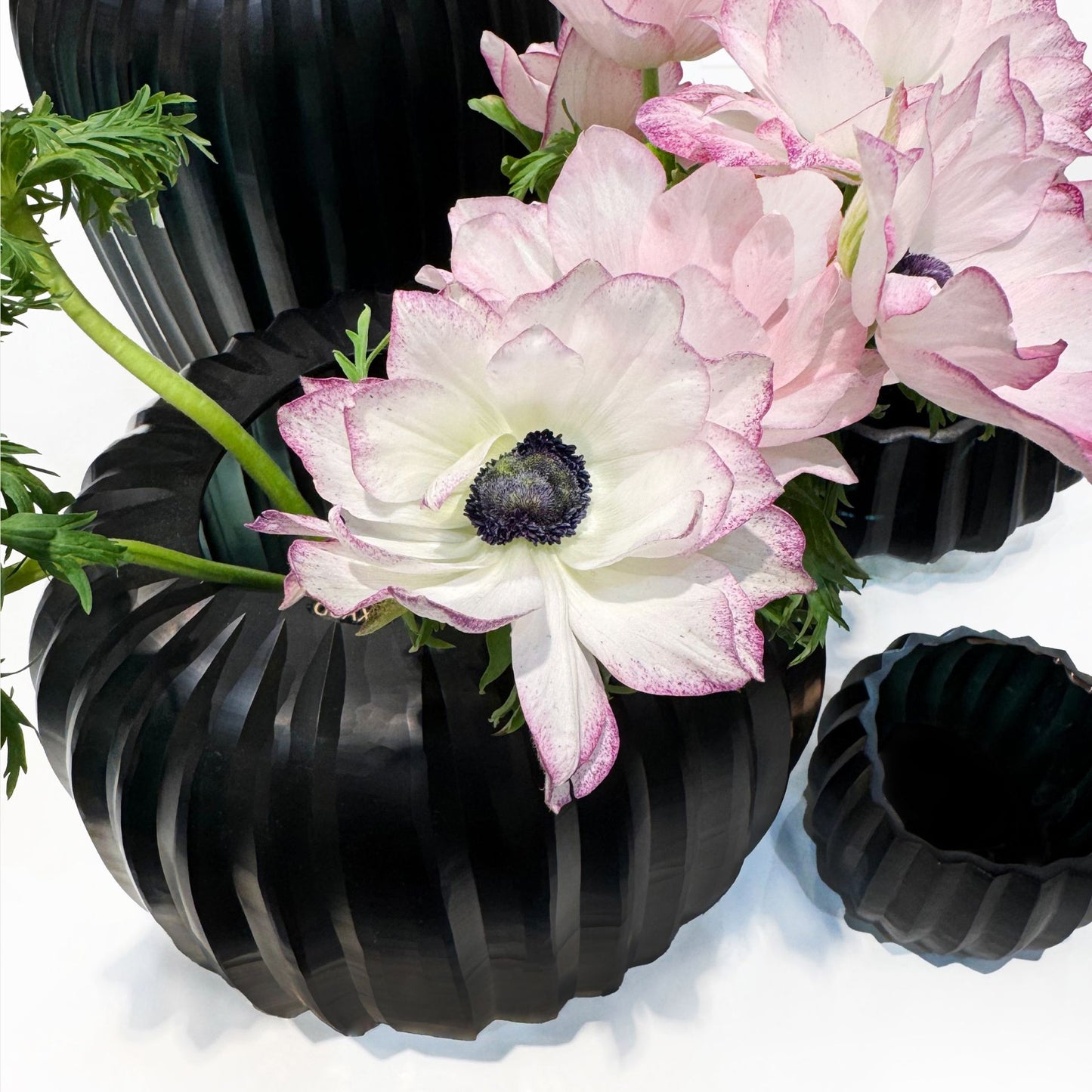 Vase MANAKARA ROUND DARK INDIGO
