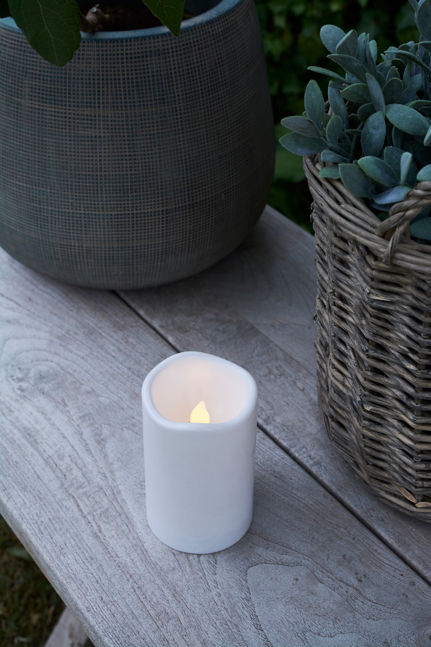 LED-Echtwachskerze STORM, dm. 7,5, weiß, outdoor