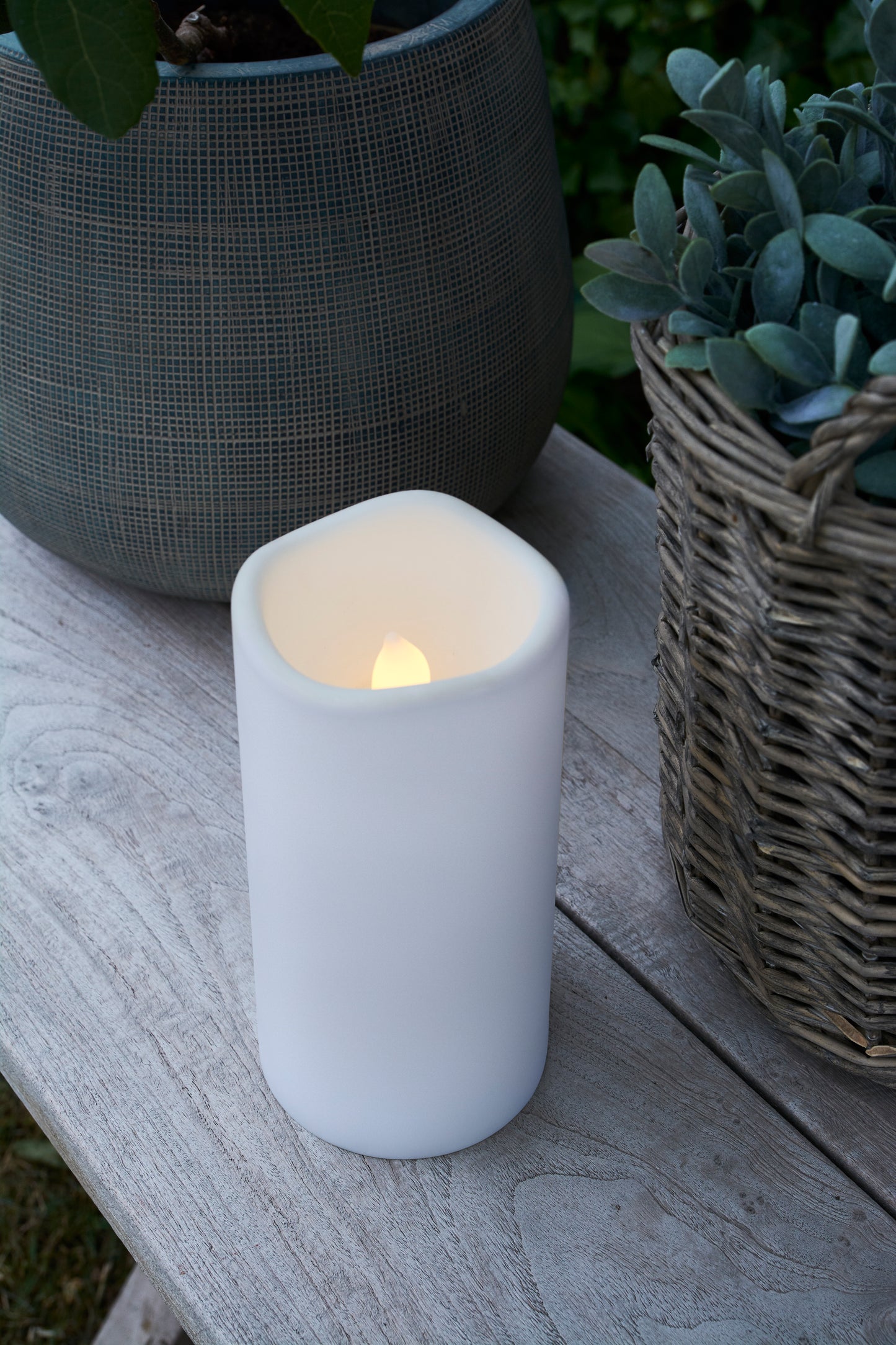 LED-Echtwachskerze STORM, dm. 7,5, weiß, outdoor