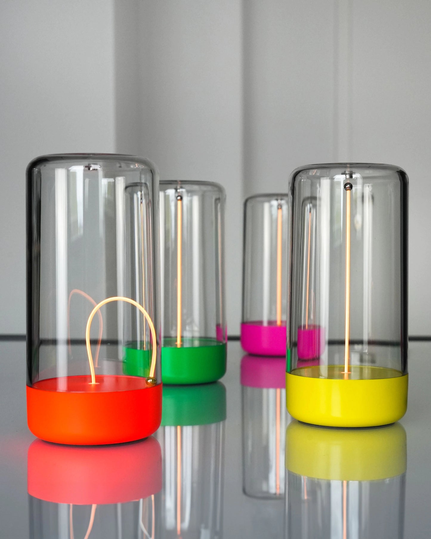 Akku Tischleuchte PULSE in vielen Farben