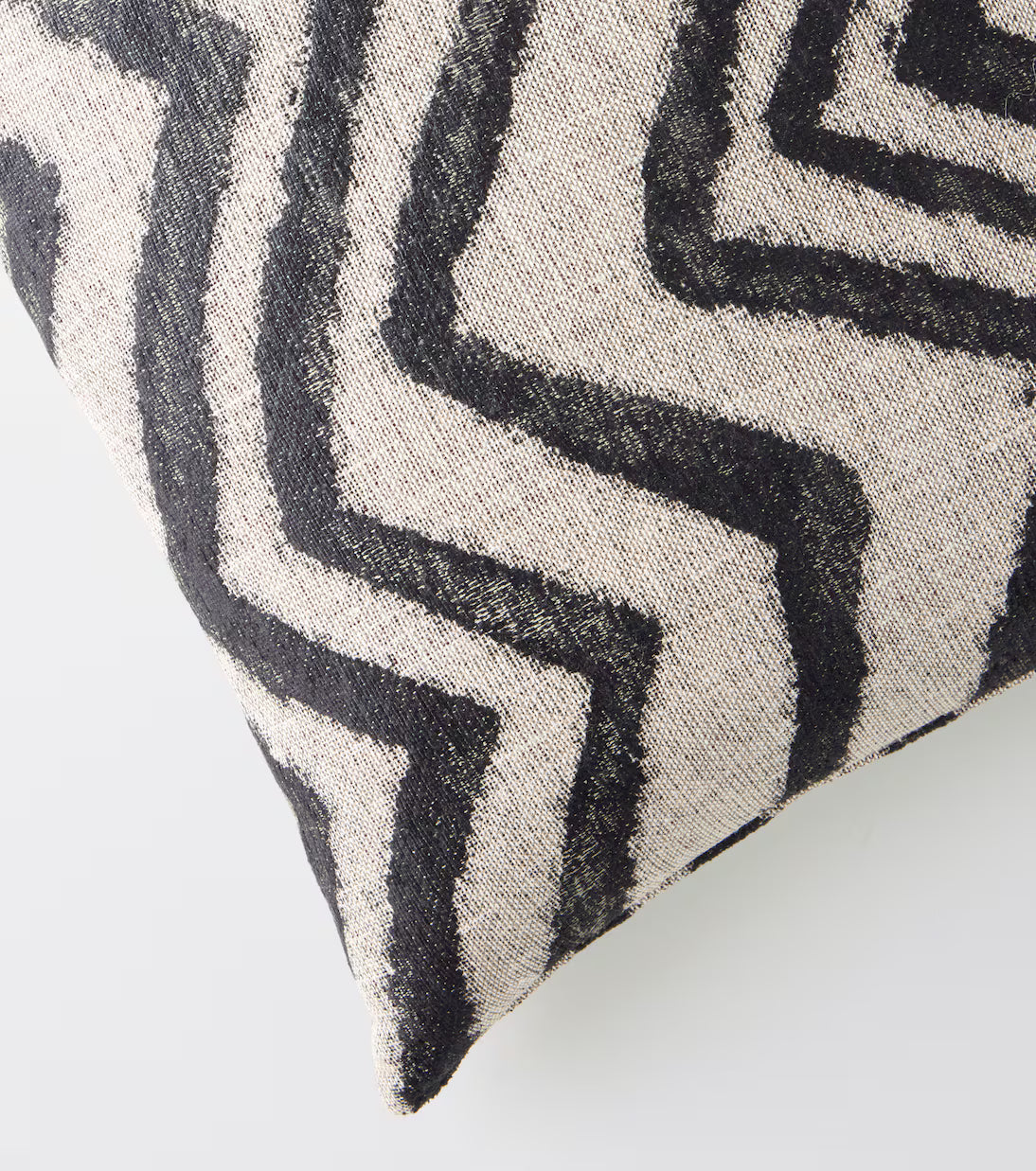 MISSONI HOME Kissen GRAFFITI 40x40cm – Chevron Beige/Schwarz